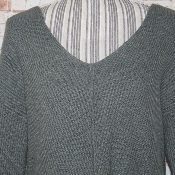 Ruby Moon Thin Knitted with V-Neck Back Sweater S - Picture 2 of 4